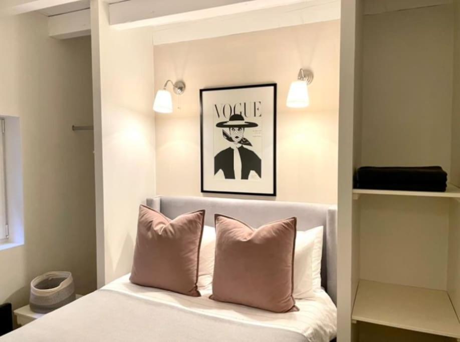 Cosy Camon Bolt-Hole Apartment Exterior photo